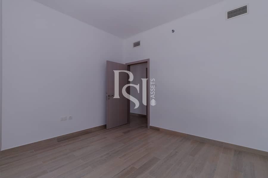 5 building-8-waters-edge-yas-island-abu-dhabi-bedroom (5). JPG