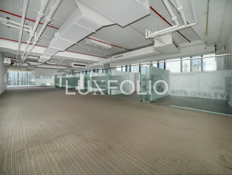Vacant | 8 Parkings | Central Location