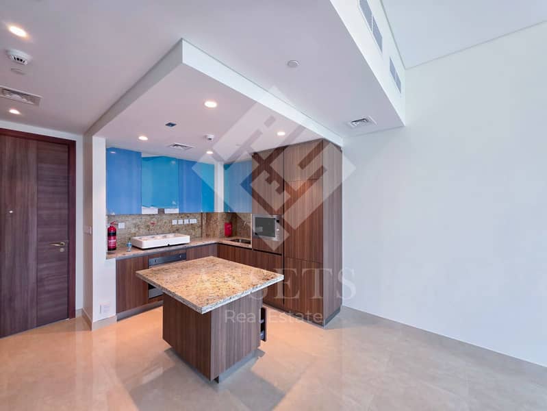 8 Kitchen 02. jpg