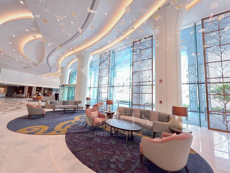 19 Lobby 3. jpg