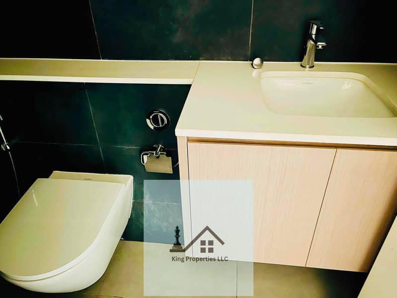 13 98111e45-3238-4940-8311-1a47c4bd2e92. jpg