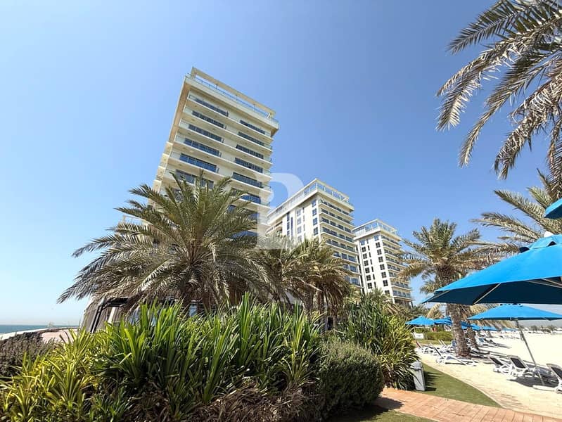 Waterfront living | Beach Access | Chiller Free
