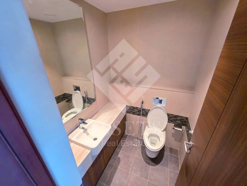 3 Toilet-01. jpg