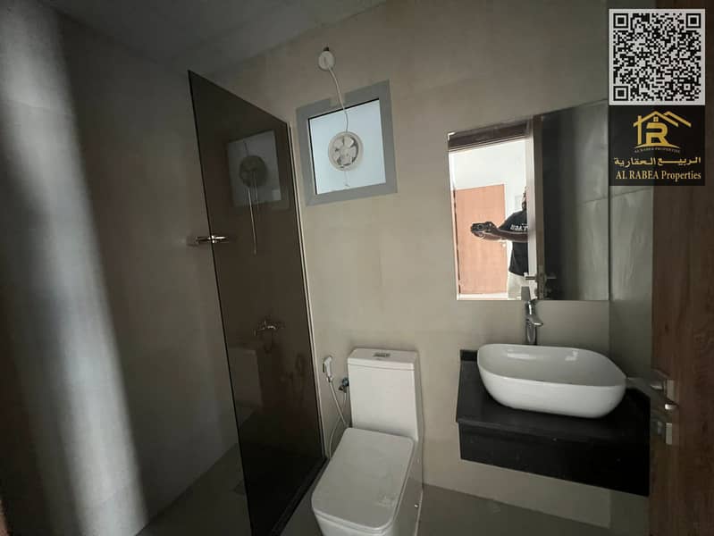 10 882e96f7-2d94-4f32-aba7-caf751a2bd85. jpg