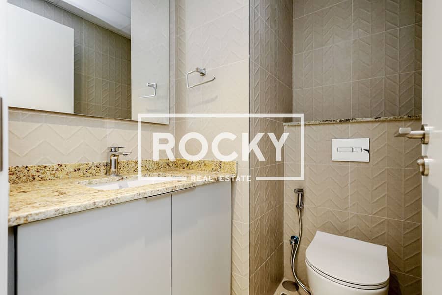 14 JVC - 007 Building - Residence-5614. jpg