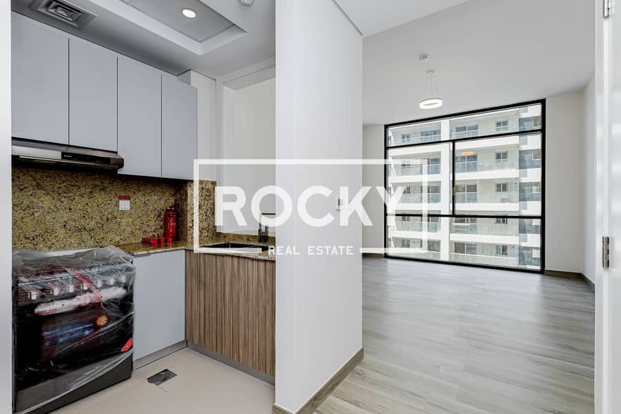 15 JVC - 007 Building - Residence-5615. jpg
