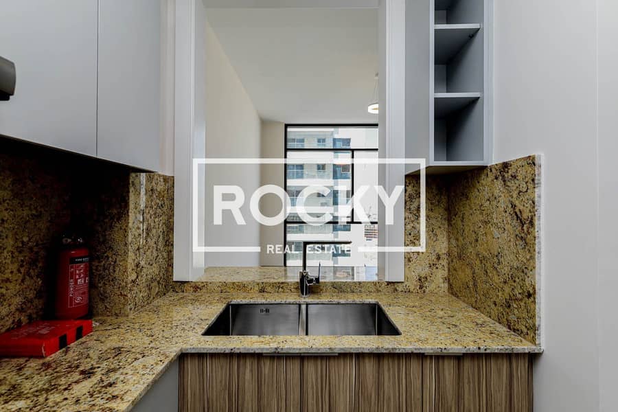 17 JVC - 007 Building - Residence-5619. jpg