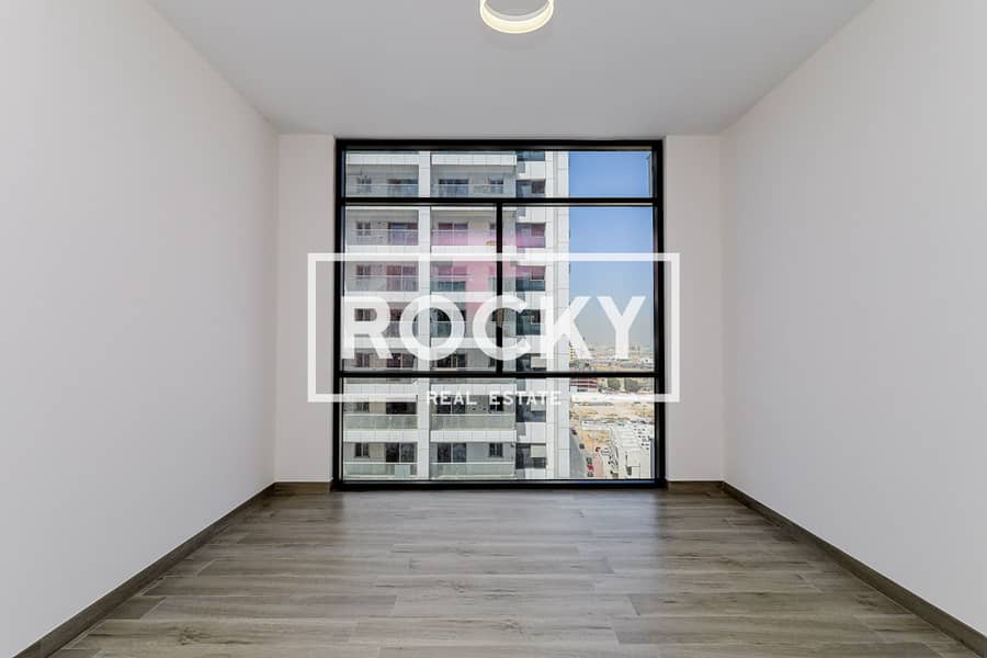19 JVC - 007 Building - Residence-5621. jpg