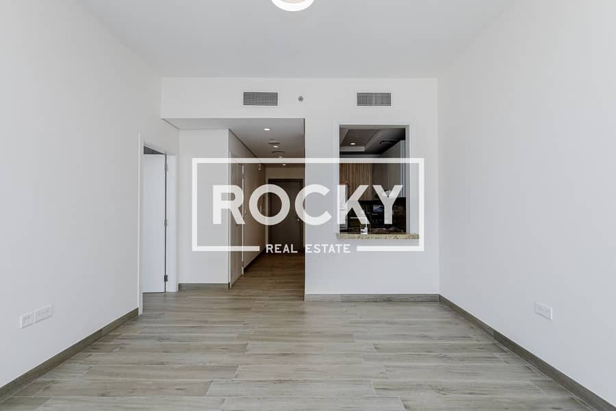 21 JVC - 007 Building - Residence-5623. jpg