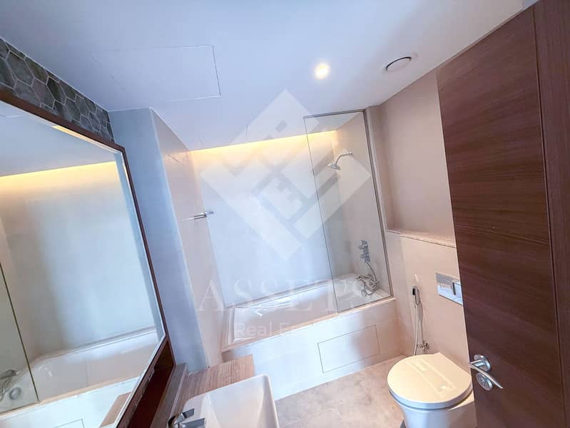 3 Master Washroom. jpg