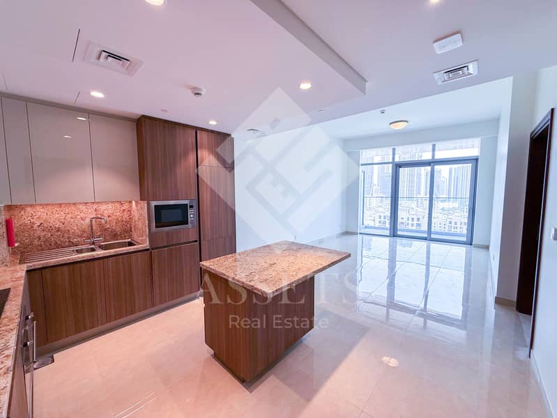 10 Living Room - Kitchen View 01. jpg