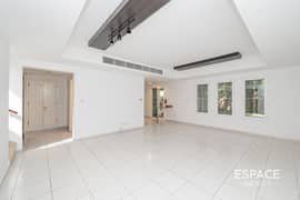 فیلا في الينابيع 15،الينابيع 3 غرف 250000 درهم - 12006469