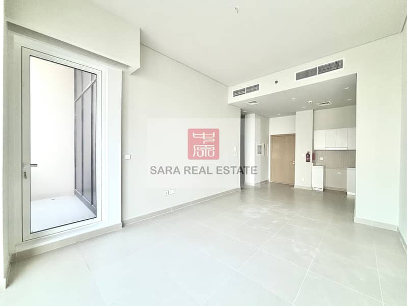 3 Living Area. JPG