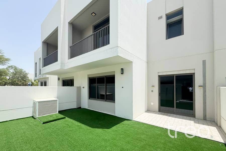 Таунхаус в Таун Сквер,Хаят Таунхаусы, 3 cпальни, 2700000 AED - 12008597 Таунхаус в Таун Сквер,Хаят Таунхаусы, 3 cпальни, 2700000 AED - 12008597