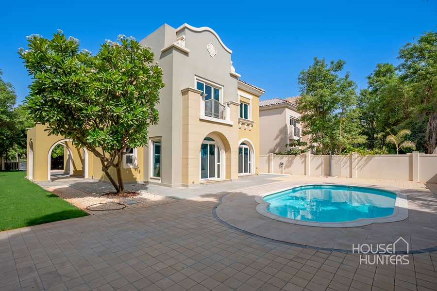 Upgraded 5 Bedroom Villa | Corner Plot | Vacant