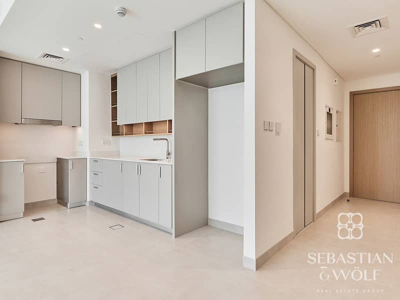 6 Kitchen. jpg