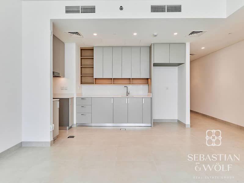 7 Kitchen 1. jpg