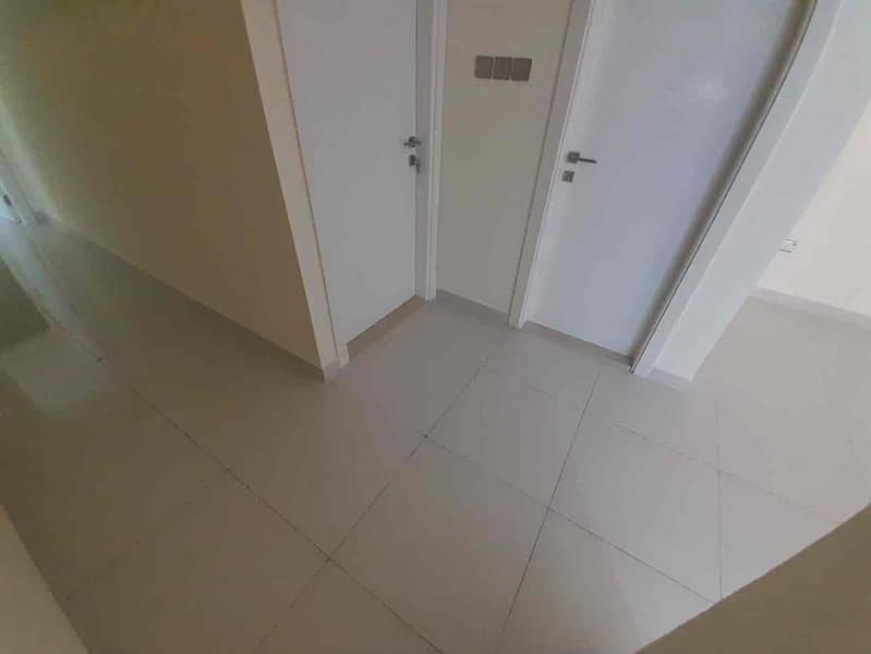 10 61884403-1526-4771-80c6-dcc6d46a3edc. jpg