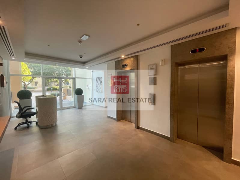 11 1.2 - Lobby. JPG