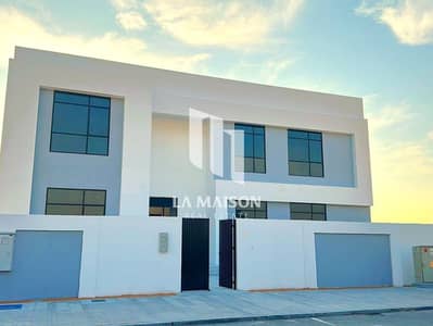 5 Cпальни Вилла Продажа в Аль Шамха, Абу-Даби - 1000014686. jpg