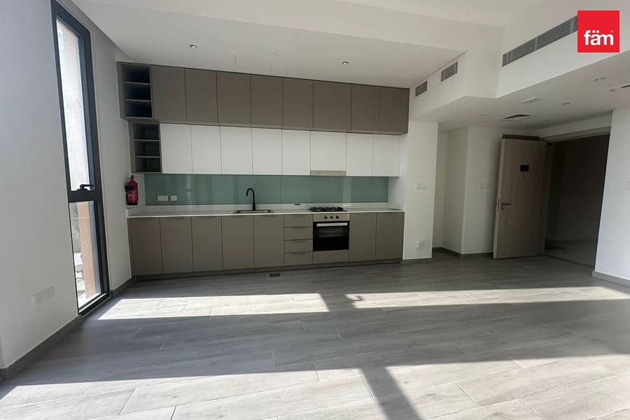 Ready to move I Spacious I Open Kitchen Ready to move I Spacious I Open Kitchen