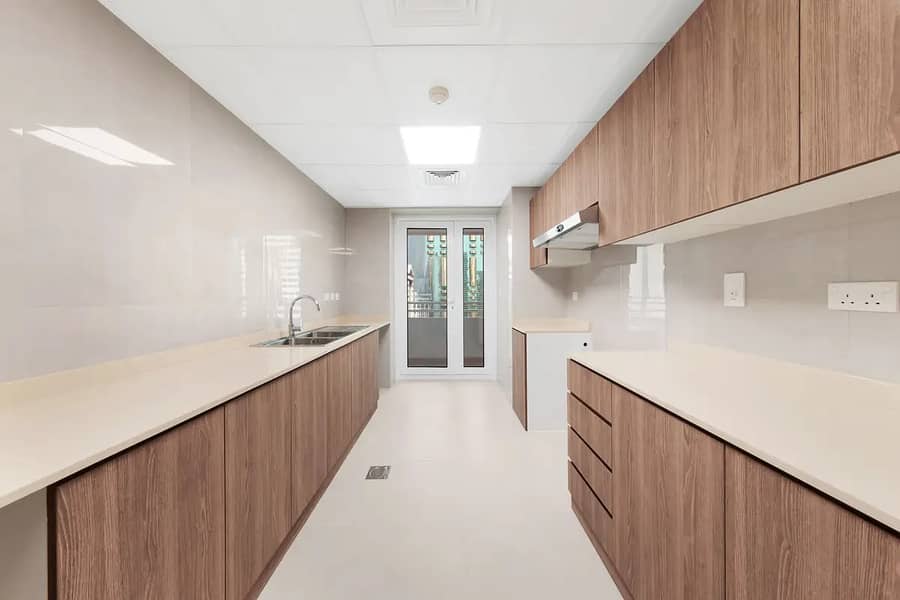 2 KITCHEN. jpg