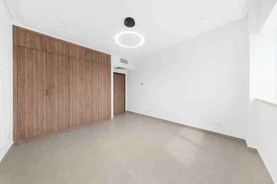 5 Bedroom 1. jpeg