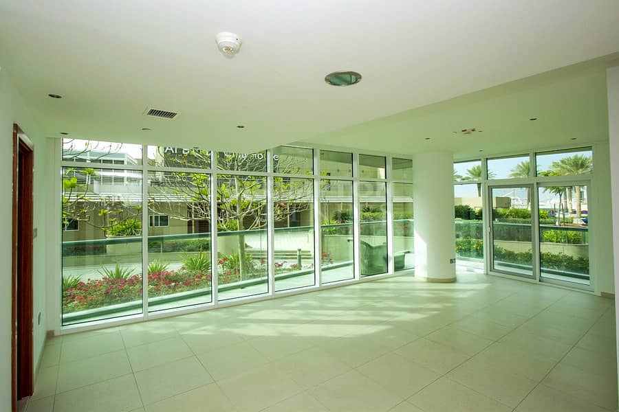 Corner Spacious | Balcony | Vacant |Actual Photos Corner Spacious | Balcony | Vacant |Actual Photos