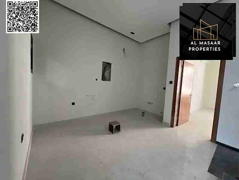 12 1000045800. webp
