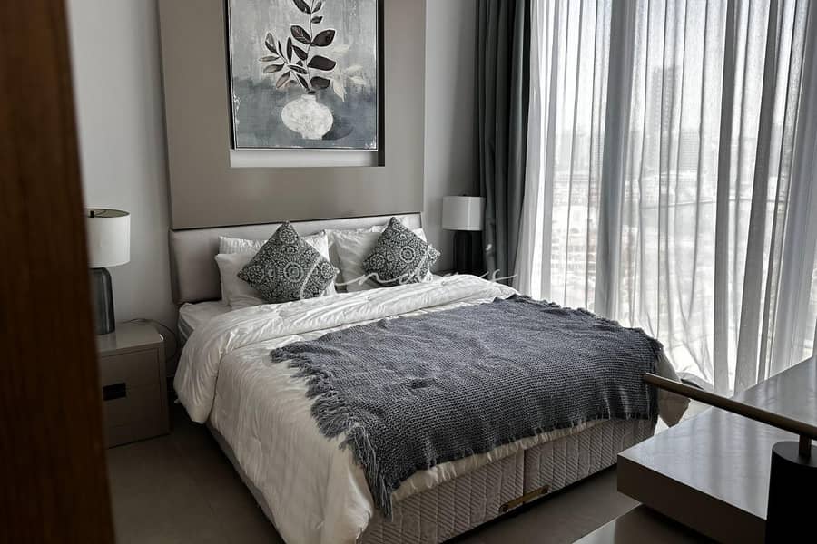 Top Floor Furnished 1BR | Amenities on Same Floor