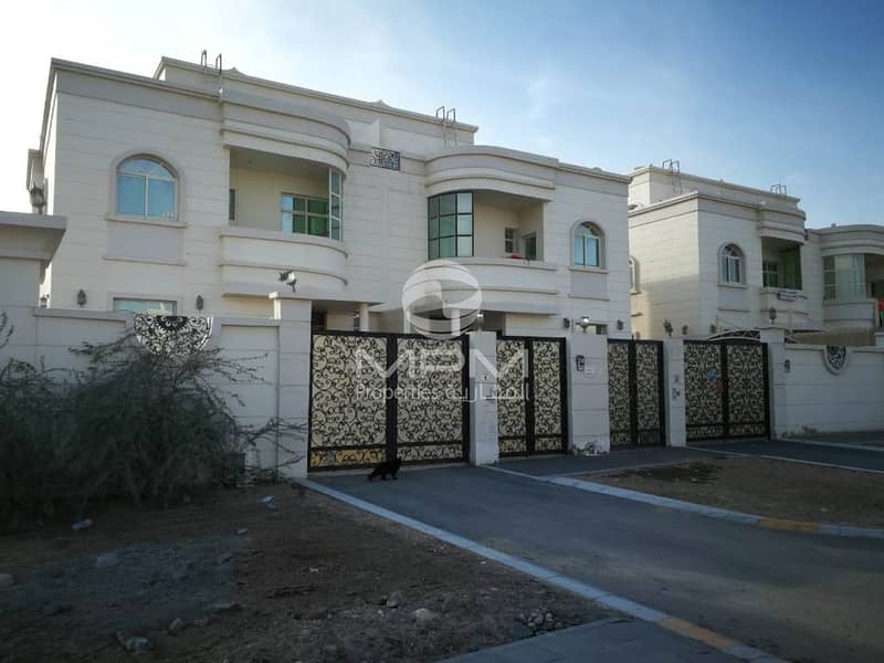 Вилла в Халифа Сити, 5 спален, 170000 AED - 7648294