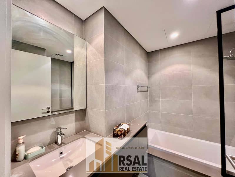 15 b1fa0446-7534-4bd2-8e63-0bd325cf74e7. jpg
