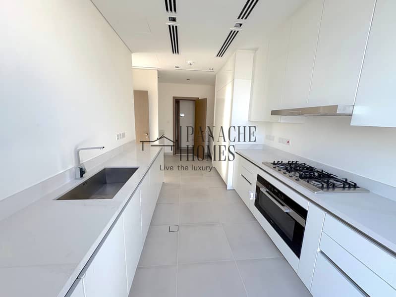 5 Kitchen 2. jpg