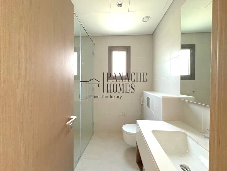 19 Washroom. jpg