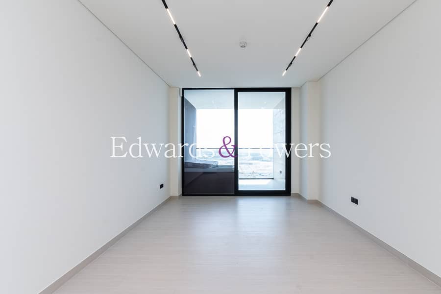 REDUCED | Close to OP | Full Canal View REDUCED | Close to OP | Full Canal View