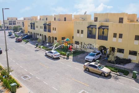 3 Bedroom Villa for Sale in Hydra Village, Abu Dhabi - Good Deal! Charming 3 Bedroom Villa for Sale in Hydra Village, Abu Dhabi - Good Deal! Charming