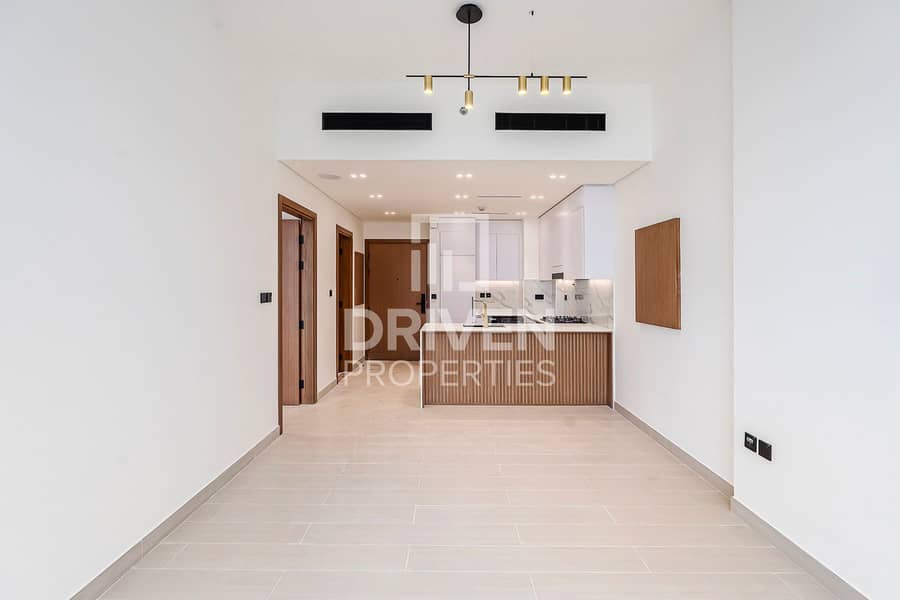 Stylish Unit in a Tranquil Community | Vacant