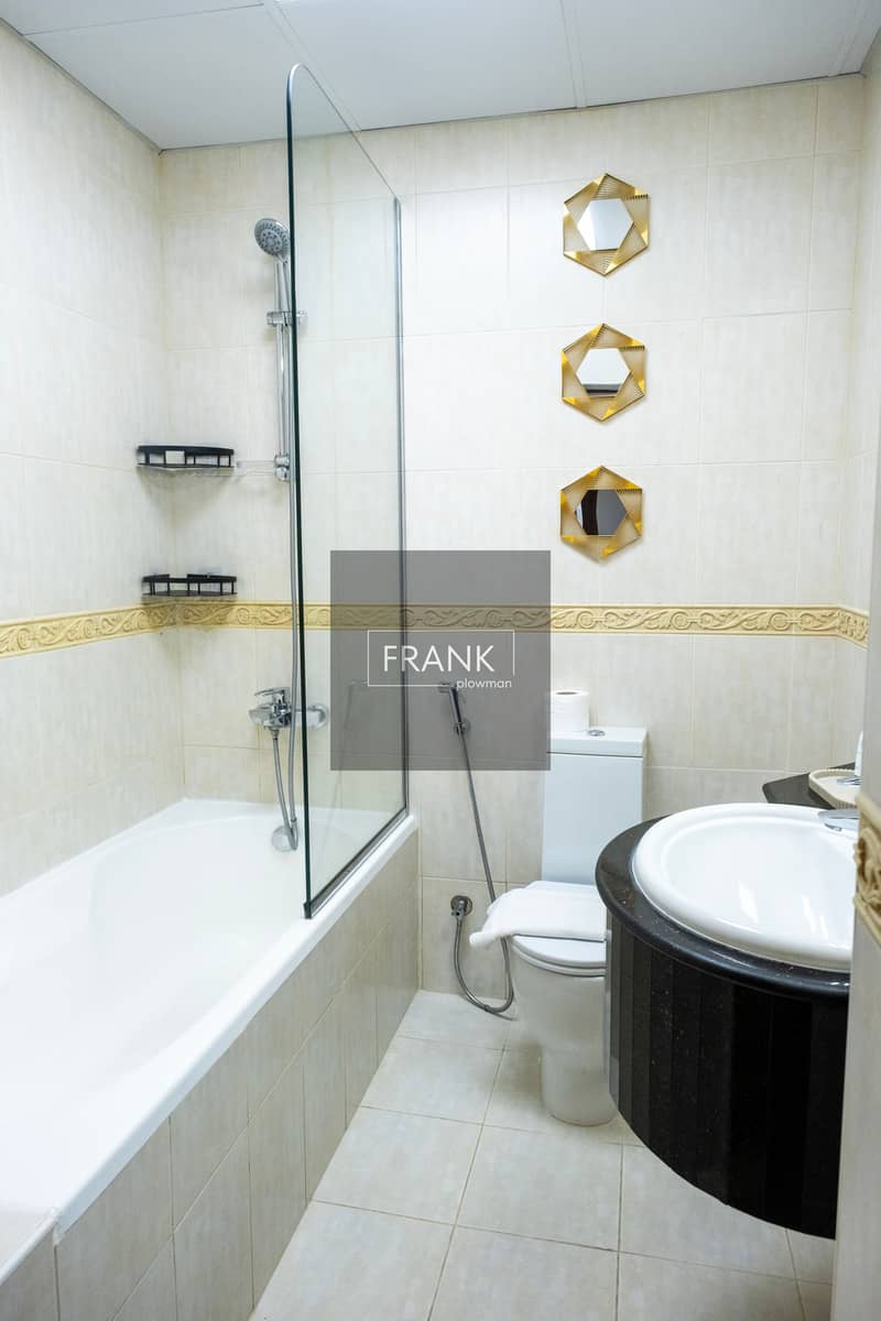 19 Bathroom 3. jpg