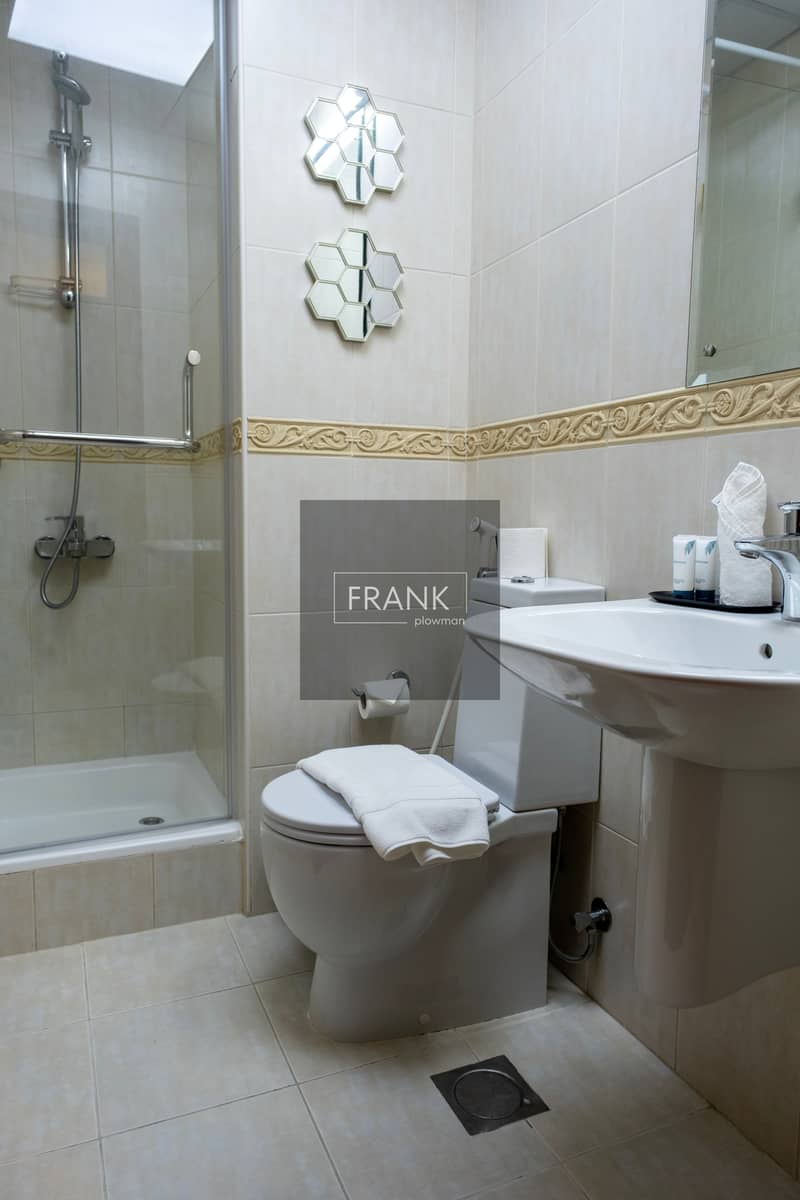 20 Bathroom 2. jpg
