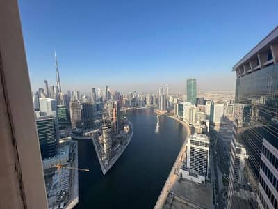 2 Bedroom Flat for Sale in Business Bay, Dubai - Burj View | High-Floor Luxury | Ready to Move