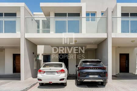 3 Bedroom Villa for Rent in DAMAC Hills 2 (Akoya by DAMAC), Dubai - Furnished | Community View | Ready to move in