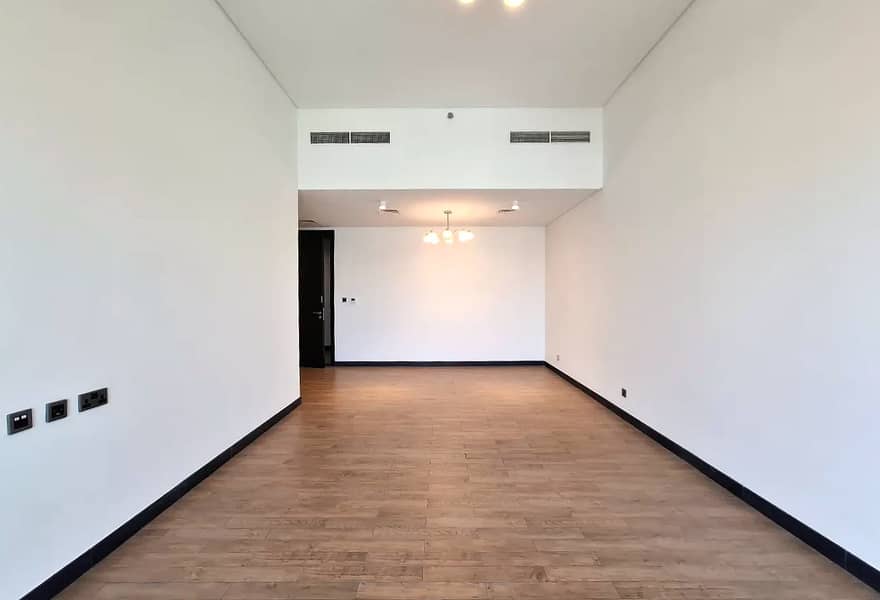5 HALL 3. jpg