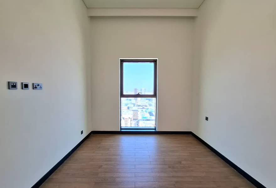 11 ROOM. jpg