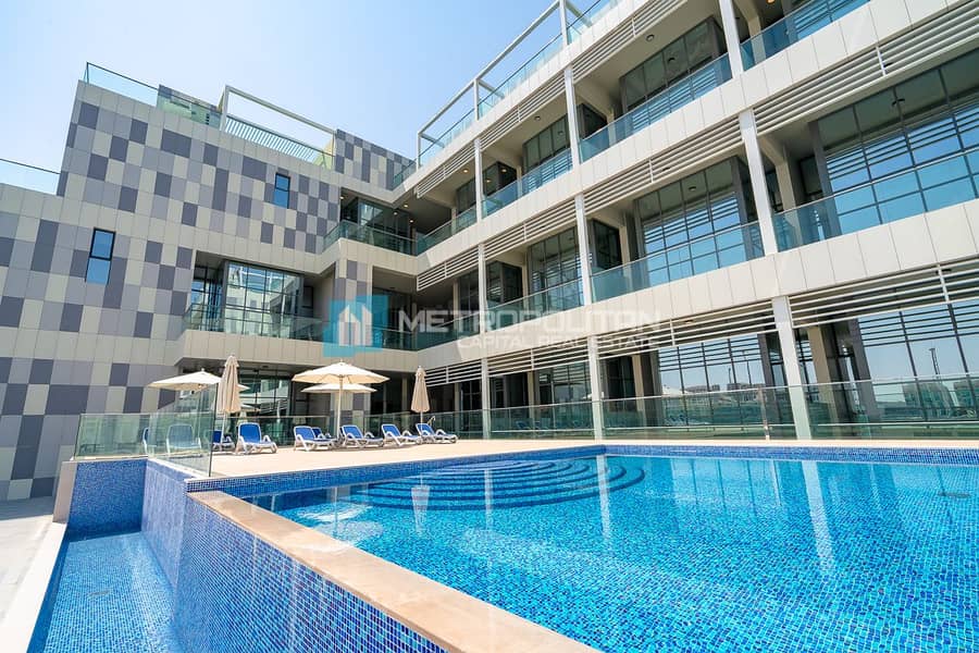 Ready To Move 2BR+Balcony|Community Pool|Resale