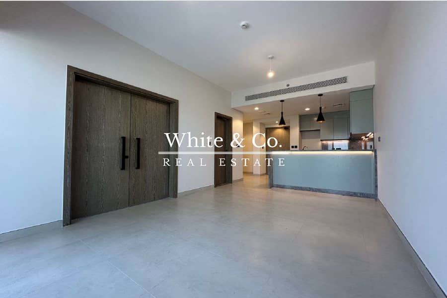 Vacant Now|Excellent Finishing|Best Views Vacant Now|Excellent Finishing|Best Views