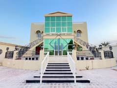 فیلا في الرفاع 7 غرف 1600000 درهم - 12018139