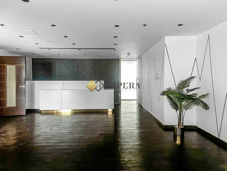 NEXT TO METRO | SZR | WORLD TRADE CENTER