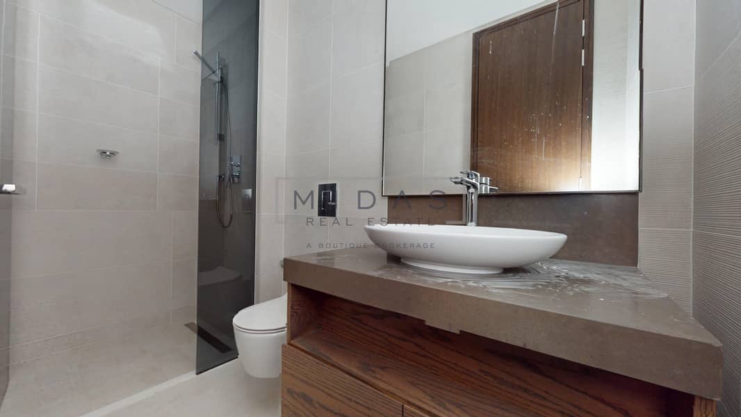 11 MIDAS-REAL-ESTATE-Jumeriah-Living-Gate-04252024_153907. jpg
