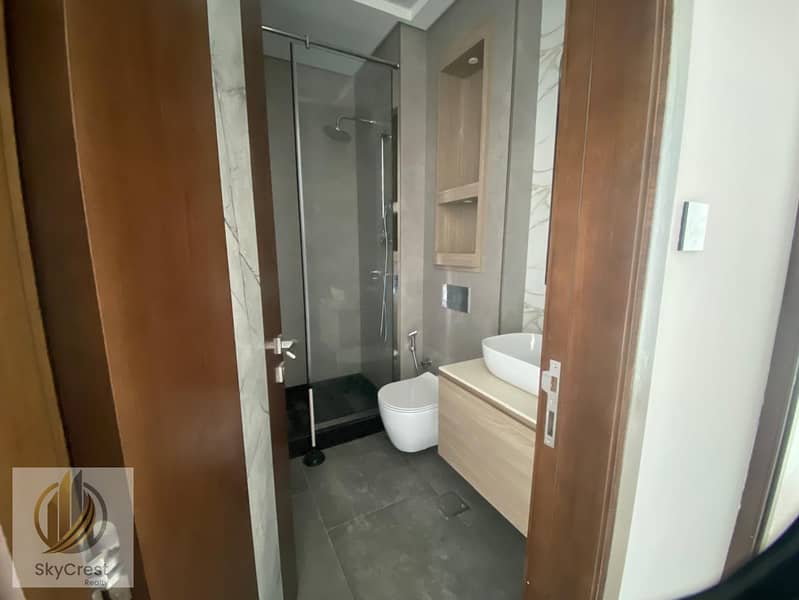 8 2ce17dd6-db7e-47be-9773-06ab4d264393. jpg