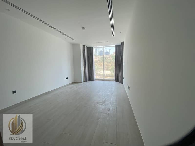 11 30ea6a19-dd57-414d-a9d9-ab7efce39f6e. jpg